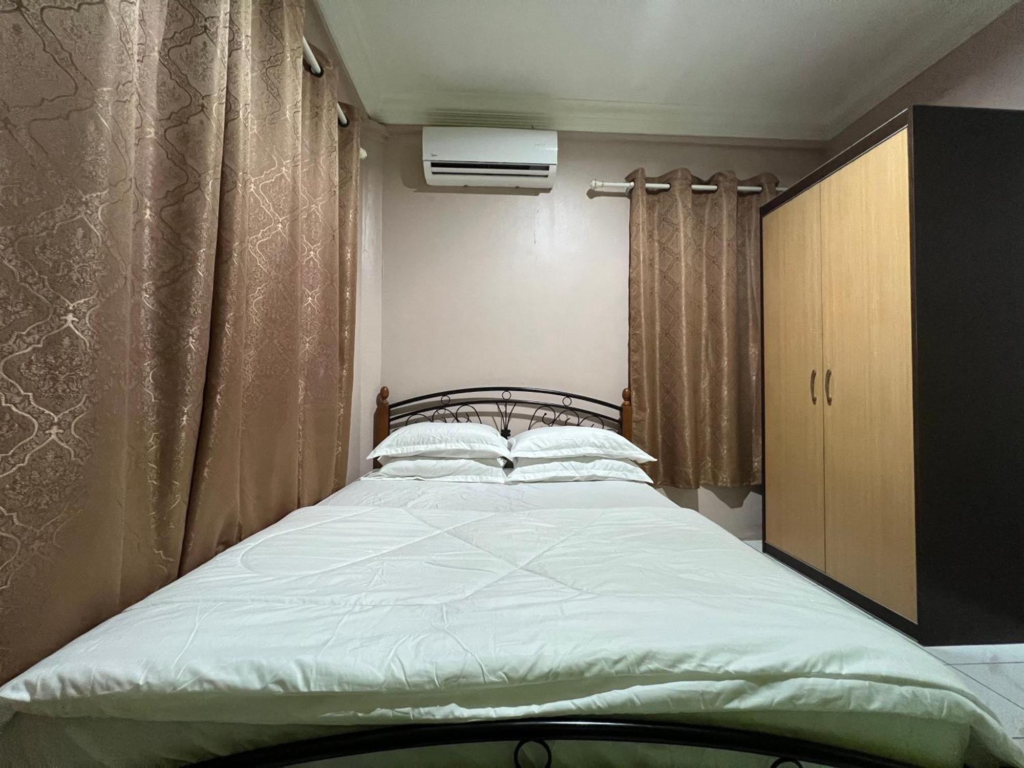Hanif Homestay กูชิง ภายนอก รูปภาพ