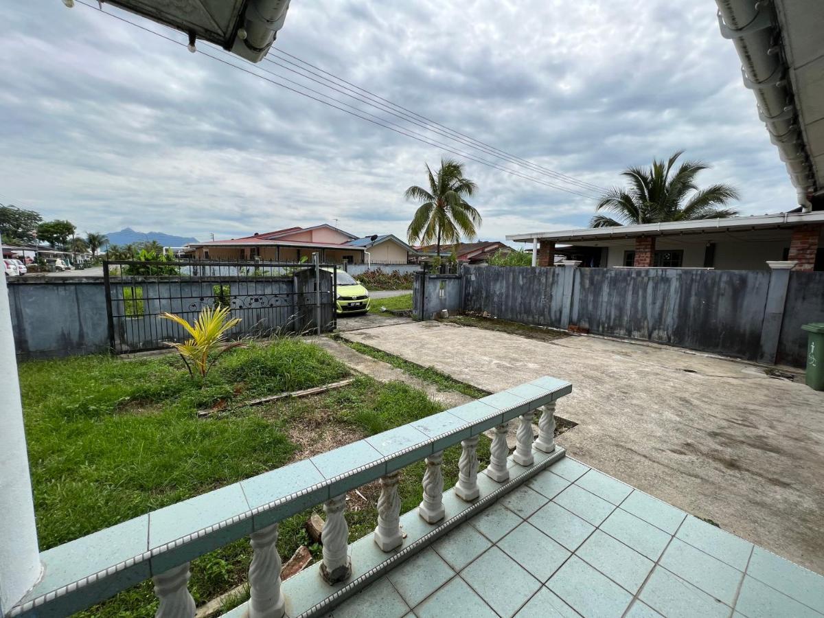Hanif Homestay กูชิง ภายนอก รูปภาพ