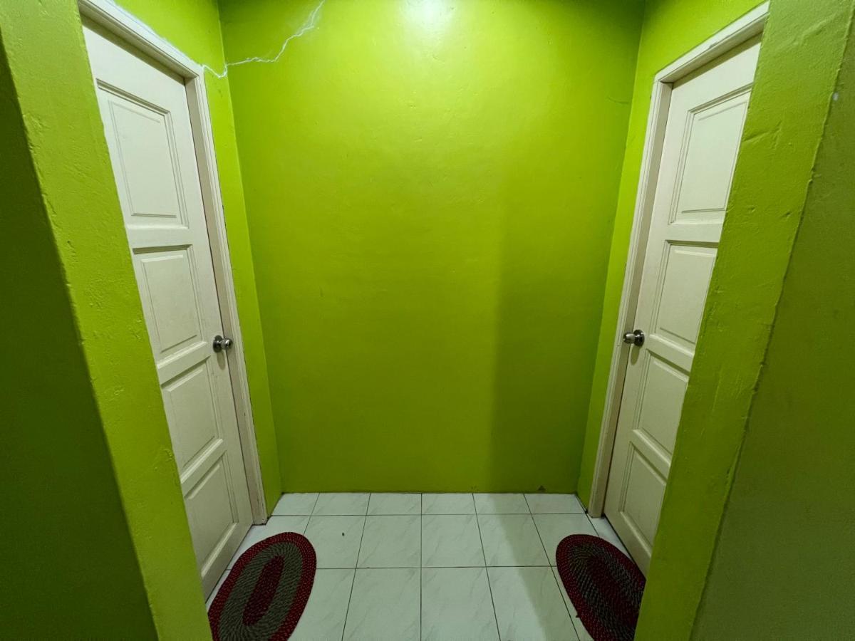 Hanif Homestay กูชิง ภายนอก รูปภาพ